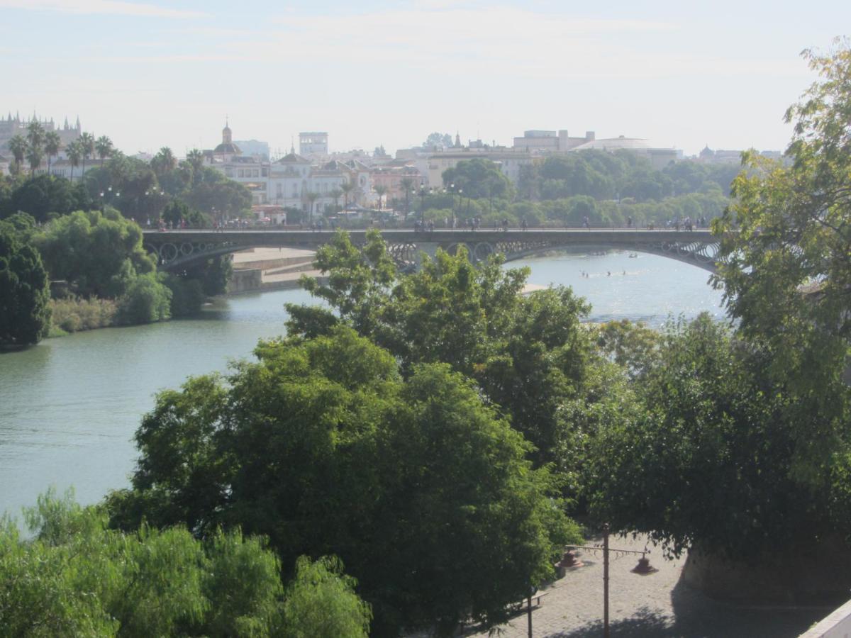 Trianabridgeviews Atico Con Vistas Al Puente De Triana Calle Castilla 38 Seville Exterior photo